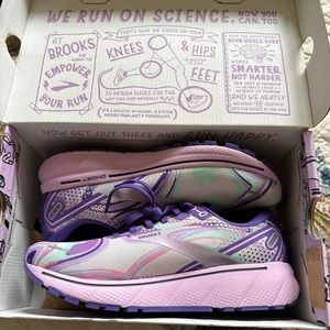 NWT Brooks Ghost size 8